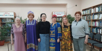Работники библиотеки N 10 и активистка "Женского движения ЕР" провели выездное поздравление "Виват библиотека!" - Комсомольская правда