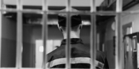 Ссора у подъезда закончилась для одного мужчины смертью, а для другого — колонией строгого режима - ИА Версия-Саратов