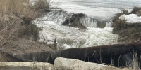 В Новоузенском районе вода перелилась через плотину на реке Большой Узень - Общественное мнение