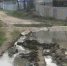 В поселке Красный Текстильщик второй год подряд вода заливает улицу из-за прорыва трубы - SaratovNews.Ru